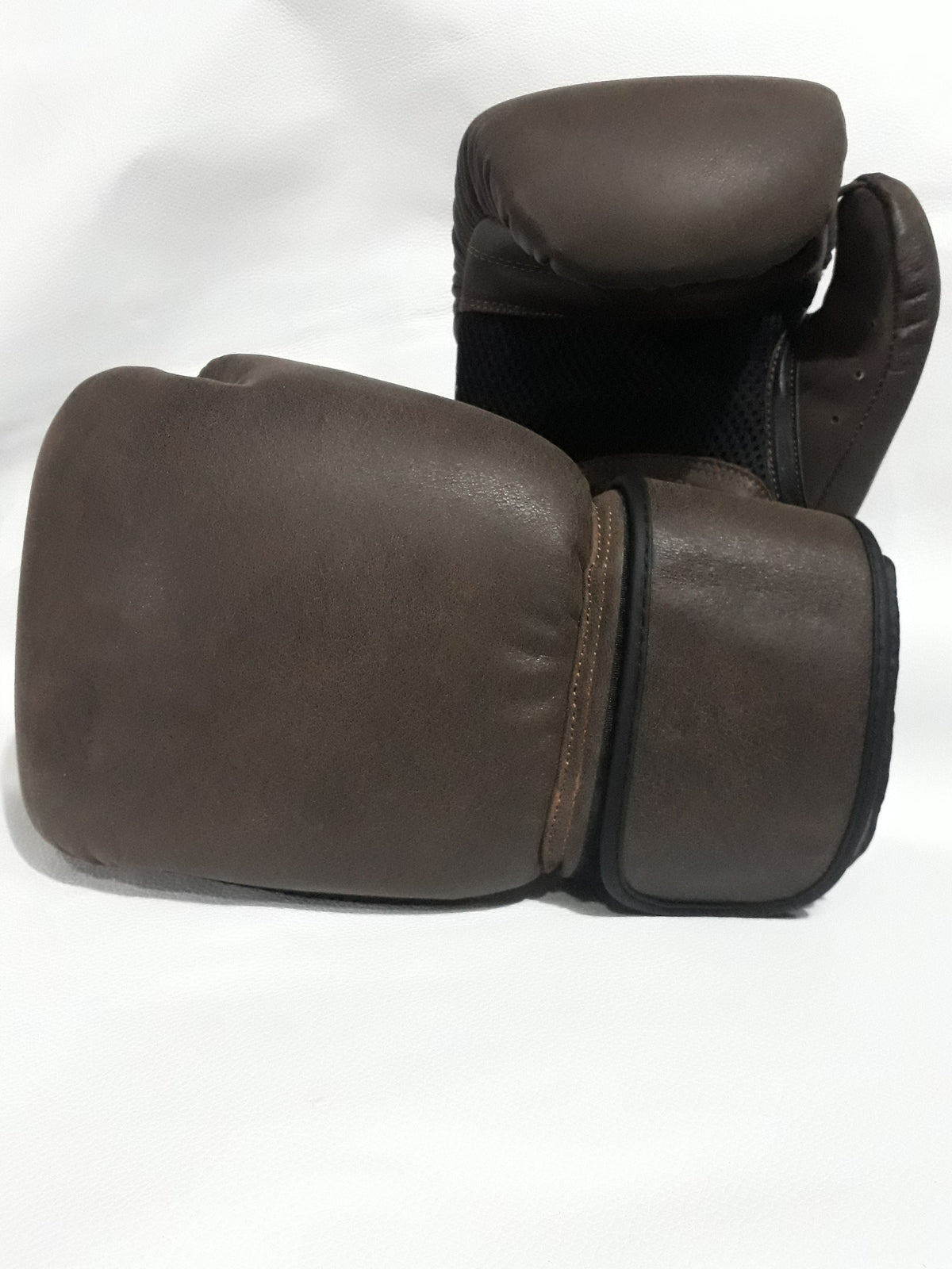RAY'S LEATHER BOXING GLOVES/FOR TRAINING AND TOURNAMENTS  (Strap-Up)