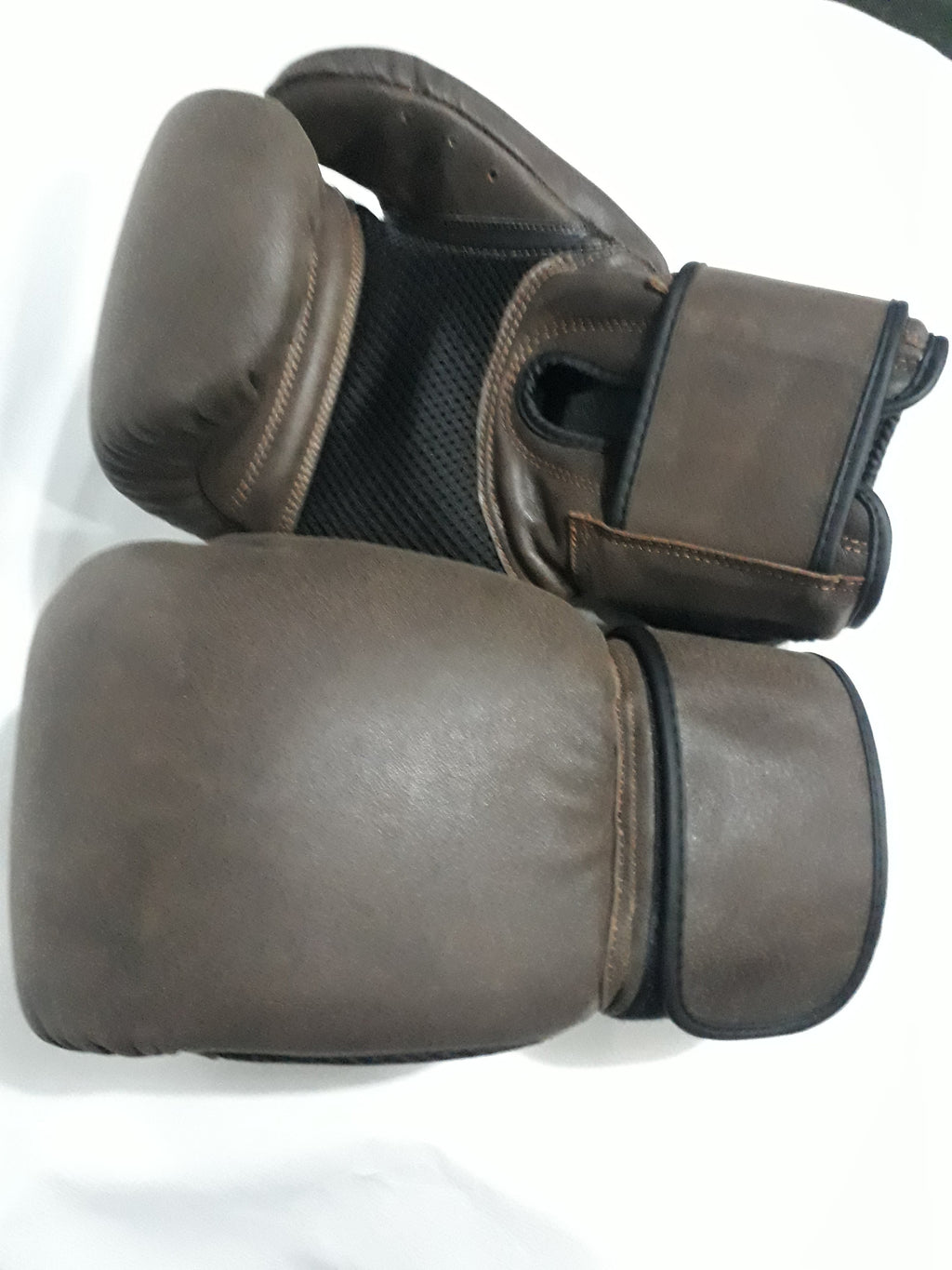 RAY'S LEATHER BOXING GLOVES/FOR TRAINING AND TOURNAMENTS  (Strap-Up)