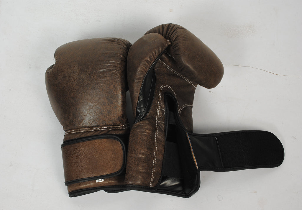 RAY'S LEATHER BOXING GLOVES/FOR TRAINING AND TOURNAMENTS  (Strap-Up)